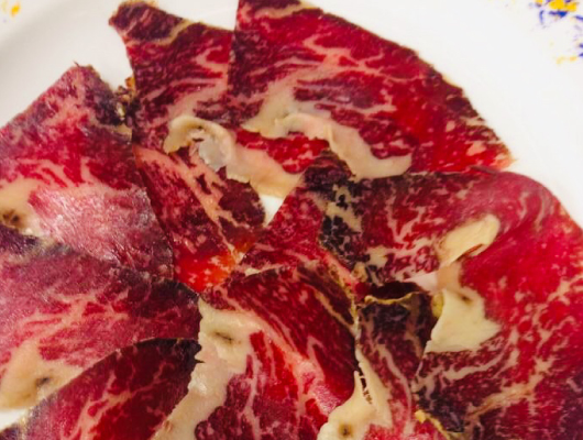 Platos de cocina leonesa en Los Poinos