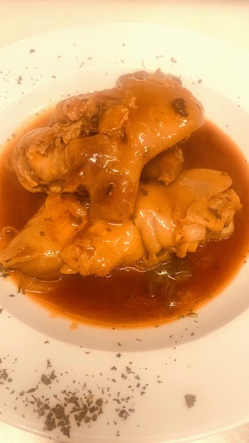 MANOS DE CERDO GUISADAS